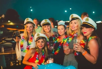 Krakau Partyboot mit Getränke-Flatrate image 5