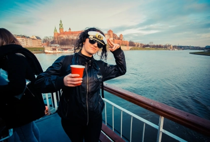 Krakau Partyboot mit Getränke-Flatrate image 3