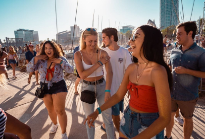 Barcelona Party-Boot image 4