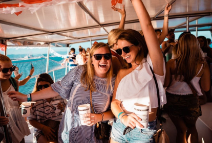 Barcelona Party-Boot image 5