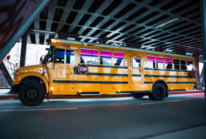 Berlin Amerikanischer Schulbus image 3