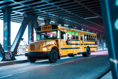 Berlin Amerikanischer Schulbus image 4