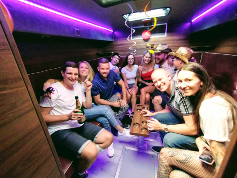 Transfer vom Flughafen Bratsilava im Partybus