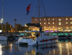 Barcelona Privater Katamaran image 3