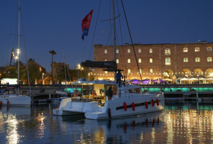 Barcelona Privater Katamaran image 3