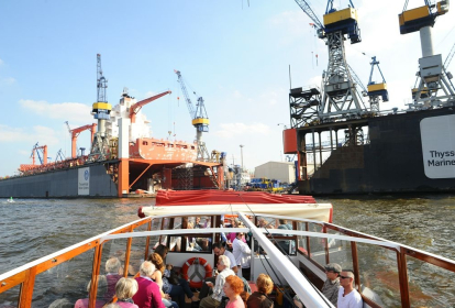 Hamburg Private Bootstour mit Stripperin image 6
