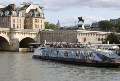 Paris Bootstour auf der Seine - bis zu 120 Personen image 1