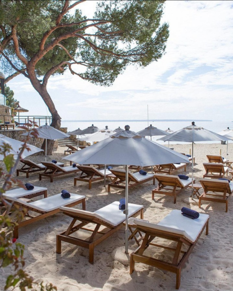 Beach Club Illetas - Reservierung Premium Strandliege