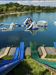 Aufblasbarer Wasserpark & Riesenrutschen Straßburg