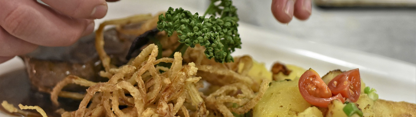Salzburg Zwiebelrostbraten & Bier image 1