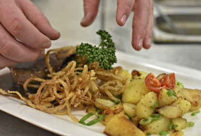 Salzburg Zwiebelrostbraten & Bier image 1