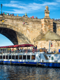 Schifffahrt mit Buffet Prag