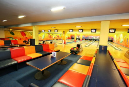 Pilsen Bowling & Bier image 2