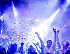 Brüssel Nachtclub Eintritt mit Tisch & Flaschen image 3