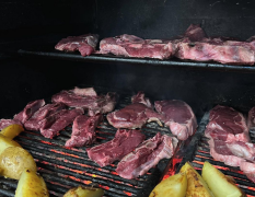 Barcelona Dinner & Strip image 3