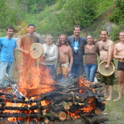 1F63hoygXTFmdCSNC1T2MZ-firewalking-experience-czechrepublic-experiencze-4-1.jpg image 2