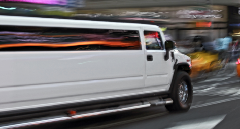Hummer-Limousine Flughafentransfer Düsseldorf
