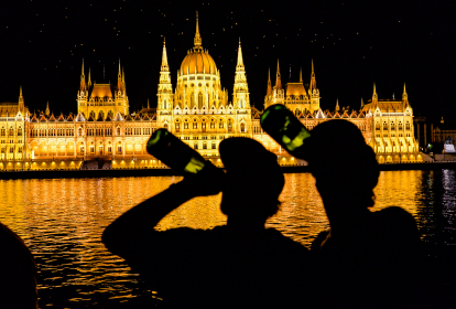 Budapest Partyboot image 2