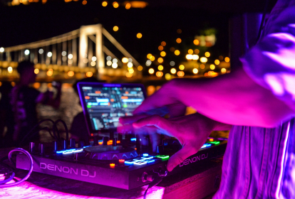 Budapest Partyboot image 4