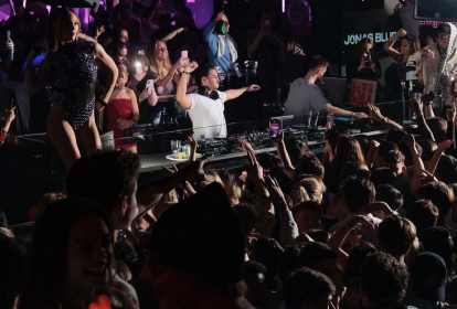 Barcelona Partynacht im Opium Club image 4