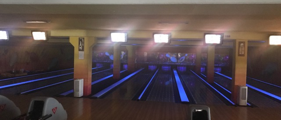 Pilsen Bowling & Bier image 1