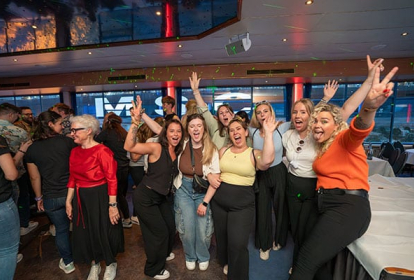 Hamburg Öffentliches Partyboot mit Getränke-Flatrate & Buffet image 5