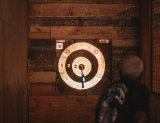 Lissabon Axtwerfen mit Dinner image 3