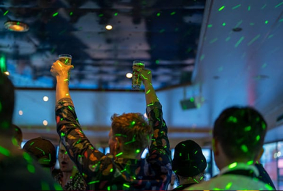 Hamburg Öffentliches Partyboot mit Getränke-Flatrate & Buffet image 7