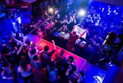 Prag Clubnacht im Zlatý strom image 5