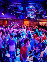 Clubnacht im Zlatý strom Prag