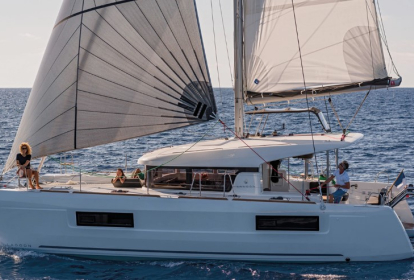 Mallorca Private Katamaran-Tour mit Essen und Trinken image 2