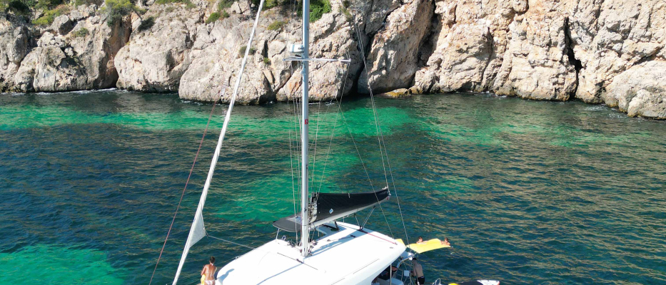 Mallorca Private Katamaran-Tour mit Essen und Trinken image 1