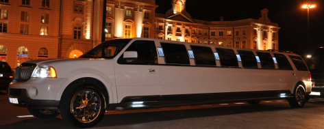Flughafentransfer mit Lincoln-Stretchlimo