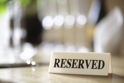 Tischreservierung für ein Abendessen