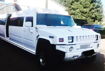 Düsseldorf Hummer Limousine image 5