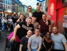 Düsseldorf Private Kneipentour & Nachtclub-Eintritt image 3