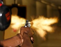 Bukarest Schießen mit AK47 und Pistole image 4