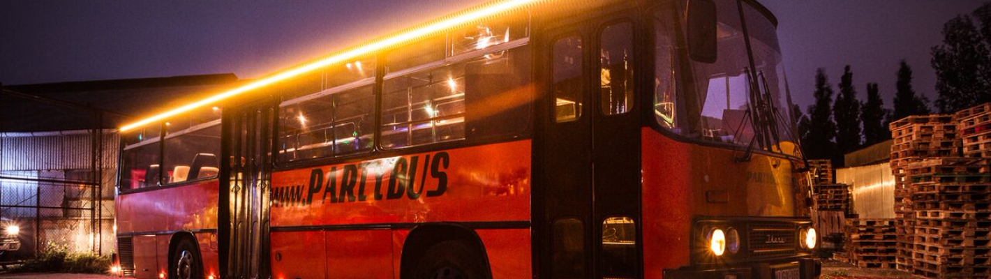 Budapest Bar- & Stripclubtour im Partybus image 1