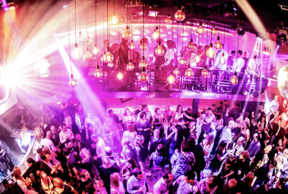 Brüssel Nachtclub Eintritt mit Tisch & Flaschen image 4