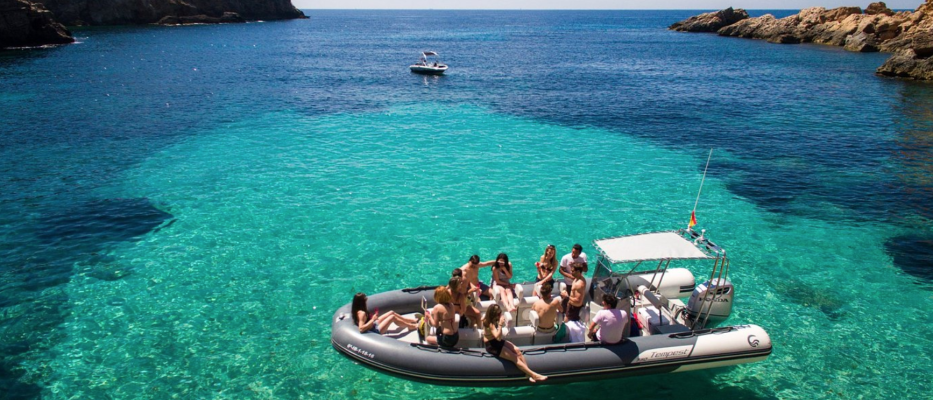 Ibiza Höhlen, Strände & Schnorchel - Bootstour image 1