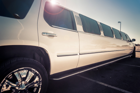 Flughafentransfer mit Lincoln Limousine