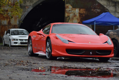 Budapest Ferrari fahren auf der Rennstrecke image 5