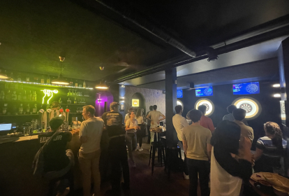 Paris Dart-Bar image 2