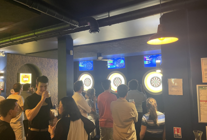 Paris Dart-Bar image 3