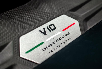 Budapest Ferrari fahren auf der Rennstrecke image 2