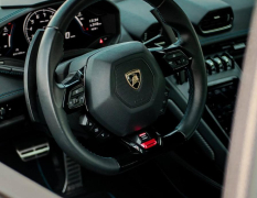 Budapest Ferrari fahren auf der Rennstrecke image 3