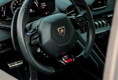 Budapest Ferrari fahren auf der Rennstrecke image 3