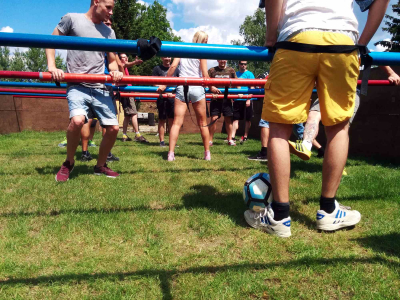 Menschlicher Tischkicker für Junggesellenabschied