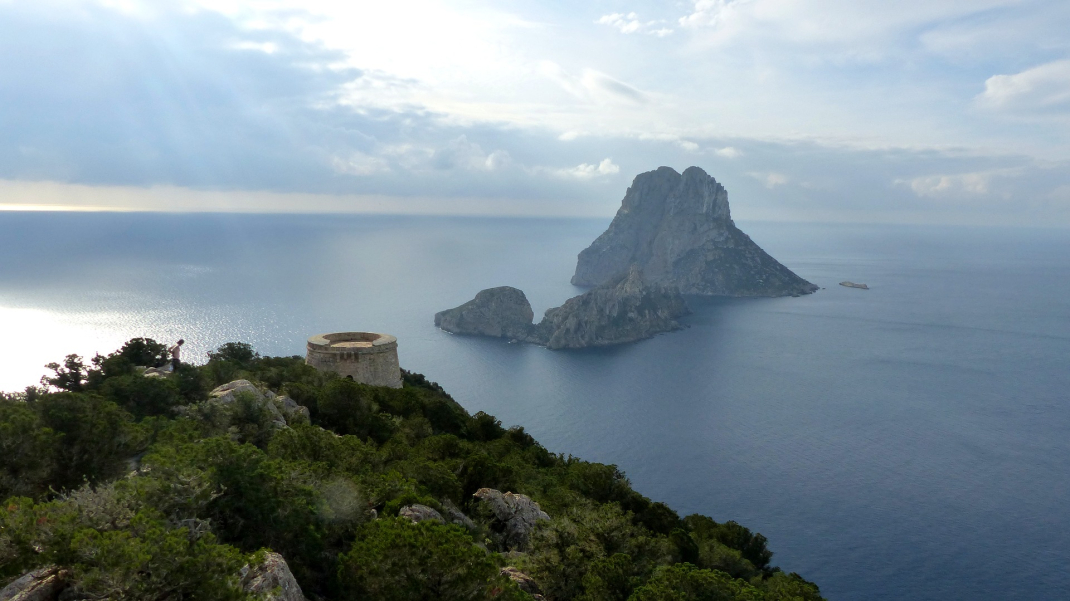 Blick übers Meer in Ibiza